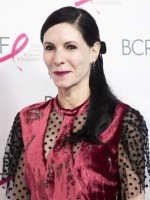 جيل كارغمان Jill Kargman Santiago Felipe/Getty Images/AFP (Photo by Santiago Felipe / GETTY IMAGES NORTH AMERICA / Getty Images via AFP)