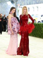 صنداي روز كيدمان أوربان Sunday Rose Kidman Urban ونيكول كيدمان Nicole Kidman في حفل ميت غالا 2026. مصدر الصورة: Angela Weiss / AFP
