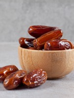 تجربتي مع أكل 7 تمرات على الريق- المصدر Image by azerbaijan_stockers on Magnific