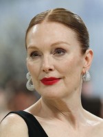 جوليان مور Julianne Moore في حفل ميت غالا 2026. مصدر الصورة: ANGELA WEISS / AFP