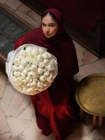 مجموعة عيد الأضحى الفاخرة من فلاورز.إيه، تضم تنسيقات زهور أنيقة وروداً فاخرة وطاولات مزينة بعناية في دبي وأبوظبي وجميع أنحاء الإمارات