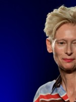 تيلدا سوينتون Tilda Swinton في الدورة التاسعة والسبعين لمهرجان كان السينمائي في مدينة كان - Photo by Olivier CHASSIGNOLE / AFP