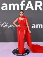 الإعلامية مهيرة عبد العزيز في مهرجان كان السينمائي 2026 Mahira Abdel Aziz - (مصدر الصورة Amy Sussman/Getty Images for amfAR)