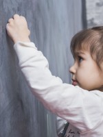 كيف تأدبين طفلك الصغير؟