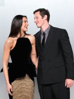 دوا ليبا وكالوم تيرنر في لوس أنجلوس، كاليفورنيا ( Dua Lipa and Callum Turner in Los Angeles, California). مصدر الصورة: Amy Sussman/Getty Images for Vanity Fair/AFP