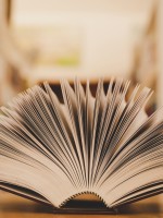 كتب السيرة الذاتية - مصدر الصورة magnific
