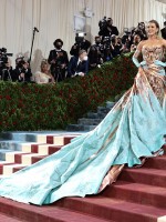 بليك لايفلي Blake Lively في حفل ميت غالا 2022( مصدر الصورة:  Jamie McCarthy/Getty Images)