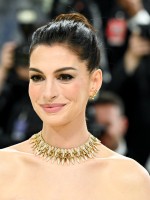   آن هاثاواي، Anne Hathaway 2026 Met Gala (مصدر الصورة: Gilbert Flores/Variety via Getty Images)