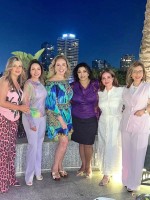 الاحتفال بيوم ميلاد هالة صدقي- الصورة من صفحة إلهام شاهين على فيس بوك