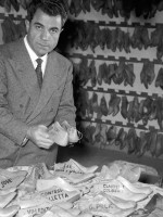 المصمم سالفاتور فيراغامو Salvatore Ferragamo- (مصدر الصورة  Enzo Graffeo/BIPs/Getty Images)