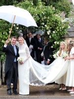 بيتر فيليبس وهارييت سبيرلينغ في كيمبل، إنجلترا (Peter Phillips and Harriet Sperling in Kemble, England). مصدر الصورة: Chris Jackson/Getty Images