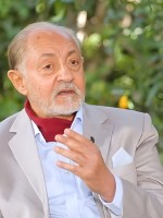 عبد العزيز مخيون- الصورة مأخوذه من أحد لقاءاته التلفزيونية 