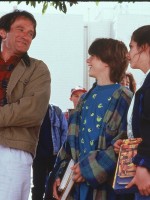 سكرين شوت من فيلم Mrs. Doubtfire 