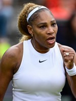 سيرينا ويليامز في بطولة برلين المفتوحة للتنس للسيدات (Serena Williams at the WTA500 Berlin Tennis Open tournament in Berlin). مصدر الصورة: Tobias SCHWARZ / AFP