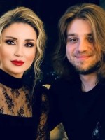نورا رحال ونجلها - الصورة من صفحة نقابة الفنانين في سوريا