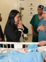 نجاح عملية فصل التوأم الملتصق الفلبيني (أوليفيا وجيانا)- الصورة من واس 