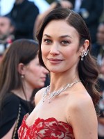 أولغا كوريلنكو Olga Kurylenko  في مهرجان كان السينمائي 2026(مصدر الصورة:Stephane Cardinale - Corbis/Corbis via Getty Images)