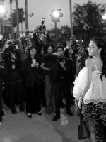 جيسو Jisoo في عرض ديور Dior، كروز 2027، مايو الفائت في كاليفورنيا (المصدر: Matei Horvath/ FilmMagic / Getty Images)