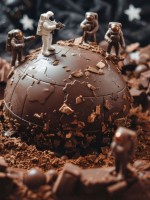 تكوين من الشيكولاتة (تعبيرية)