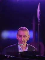 زياد الرحباني يحيي حفلاً موسيقياً ضمن فعاليات مهرجان أعياد بيروت 2019 على الواجهة البحرية في العاصمة اللبنانية Ziad Rahbani performs during the Beirut Holidays 2019 Festival at the waterfront in the Lebanese capital. مصدر الصورة: JOSEPH EID / AFP