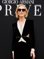 كيت بلانشيت Cate Blanchett في عرض جورجيو أرماني بريفيه Giorgio Armani Privé- الصورة من Launchmetrics/Spotlight ©