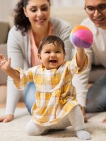 صورة لعائلة سعيدة