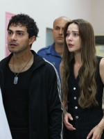سكرين شوت من مسلسل اسطنبول رأسا على عقب الحلقة السادسة