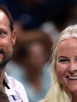 الأمير هاكون Crown Prince Haakon والأميرة ميت ماريت Crown Princess Mette-Marit في دورة الألعاب الأوليمبية بفرنسا 2024. مصدر الصورة: SAMEER AL-DOUMY / AFP