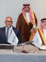 خلال توقيع مذكرة التفاهم- الصورة من حساب برنامج الربط الجوي على منصة إكس 