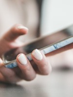 ماذا يكشف أسلوبك في الرد على الرسائل حسب برجك؟ طريقة كل برج في التواصل