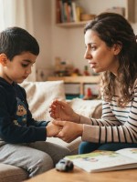 تجارب أمهات لإنهاء عادات أطفالهن السيئة