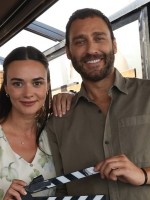 بطلا مسلسل الزواج جميل- الصورة من حساب قناة TRT1 على إنستغرام