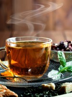 يُعدّ الشاي الأخضر بالنعناع خياراً صحياً مثالياً