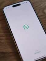 تطبيق واتساب - الصورة من unsplash by appshunter