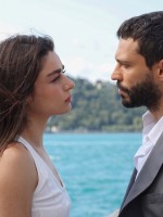 المسلسل التركي حب محتمل (Muhtemel Aşk) - الصورة سكرين شوت من الحلقة التاسعة