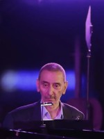 زياد الرحباني يحيي حفلاً موسيقياً ضمن فعاليات مهرجان أعياد بيروت 2019 على الواجهة البحرية في العاصمة اللبنانية Ziad Rahbani performs during the Beirut Holidays 2019 Festival at the waterfront in the Lebanese capital. مصدر الصورة: JOSEPH EID / AFP