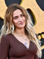 باريس جاكسون في مسرح باراماونت في لوس أنجلوس (Paris Jackson at the Paramount Theatre in Los Angeles). مصدر الصورة: LISA O'CONNOR / AFP
