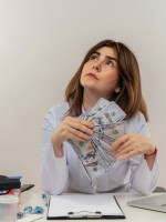 الأبراج الأكثر بخلاً.. من يحسب حساب كل قرش؟