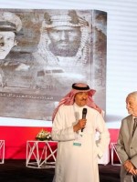 الأمير سلطان بن سلمان والدكتور الراحل مايكل سابا في جلسة "هانجر توكس" بمعرض ساند أند فن 2024