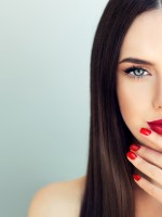 لون طلاء الأظافر المناسب لبرجك