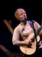 إد شيران في بوسطن، ماساتشوستس ( Ed Sheeran in Boston, Massachusetts). مصدر الصورة: Paras Griffin/Getty Images for for iHeartRadio/AFP