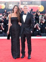أمل كلوني Amal Clooney وجورج كلوني George Clooney في افتتاح مهرجان فينيسيا السينمائي الدولي 2026 - مصدر الصورة (Photo by Daniele Venturelli/WireImage)