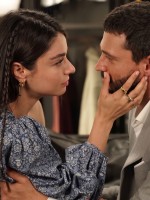 المسلسل التركي حب محتمل (Muhtemel Aşk) - الصورة سكرين شوت من الحلقة 12
