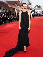 رومانا ماجورا فيرغانو Romana Maggiora Vergano في مهرجان فينيسيا السينمائي 2026 - مصدر الصورة (Andreas Rentz/Getty Images for Peugeot)