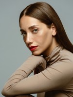 الممثلة التركية أوزجي أوزاكار Özge Özaca - الصورة من حسابها على انستغرام