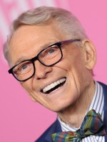 مصمم الأزياء الأمريكي بوب ماكي (Bob Mackie) - Photo by VALERIE MACON / AFP