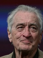 روبرت دي نيرو في جلسة حوارية بالدورة الثامنة والسبعين لمهرجان كان السينمائي ( Robert De Niro at the 78th Cannes Film Festival panel discussion). مصدر الصورة:Miguel MEDINA / AFP