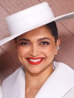 ديبيكا بادكون في باريس، فرنسا (Deepika Padukone in Paris, France). مصدر الصورة: Marc Piasecki/WireImage