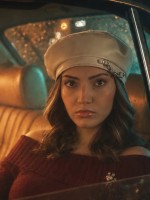 نور بيومي فؤاد على بوستر شيش دو - الصورة من الشركة المنتجة للفيلم
