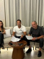 يوسف الشريف والمخرج أحمد نادر جلال والمنتجة مها سليم -الصورة من المركز الإعلامي للشركة المنتجة